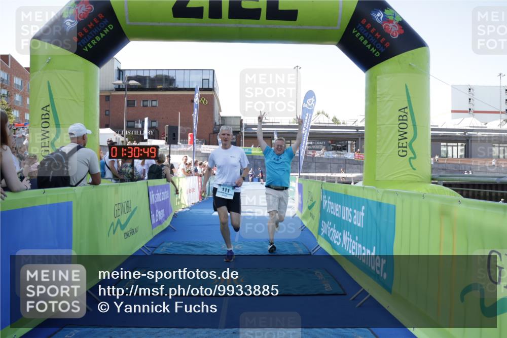 09.08.2026 - GEWOBA Citytriathlon Bremen Yannick Fuchs http://msf.ph/oto/9933885 09.08.2026 11:30:53 Ziel 111 meine-sportfotos.de