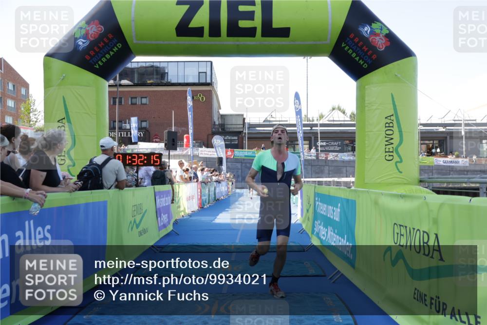 09.08.2026 - GEWOBA Citytriathlon Bremen Yannick Fuchs http://msf.ph/oto/9934021 09.08.2026 11:32:19 Ziel 350, 481 meine-sportfotos.de