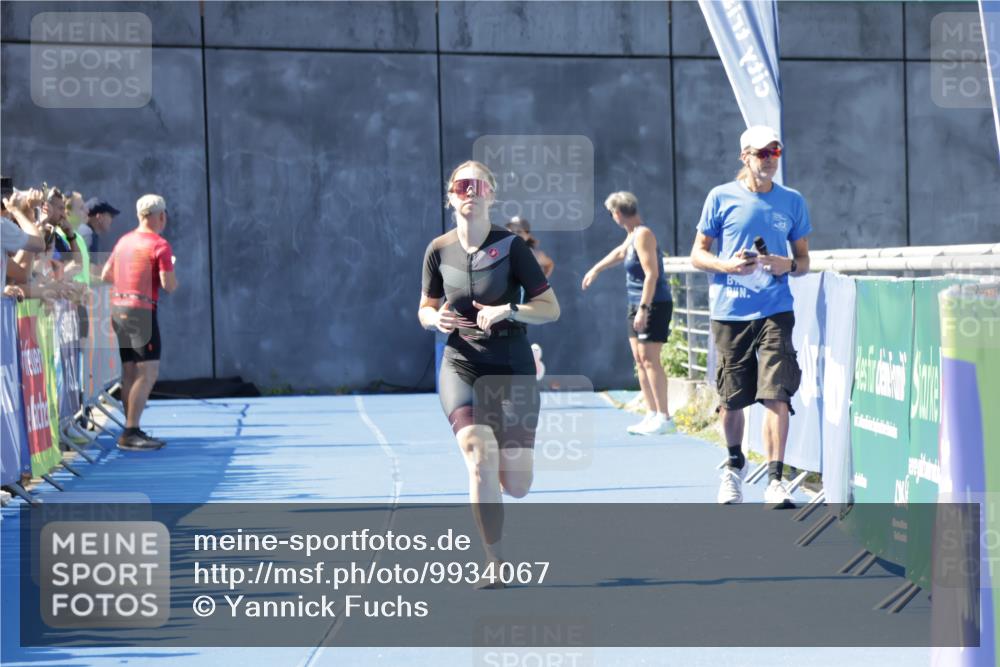 09.08.2026 - GEWOBA Citytriathlon Bremen Yannick Fuchs http://msf.ph/oto/9934067 09.08.2026 11:32:57 Ziel 454 meine-sportfotos.de