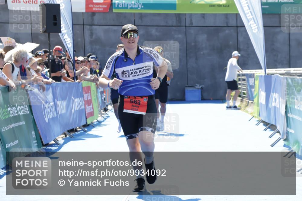 09.08.2026 - GEWOBA Citytriathlon Bremen Yannick Fuchs http://msf.ph/oto/9934092 09.08.2026 14:33:41 Ziel 563 meine-sportfotos.de