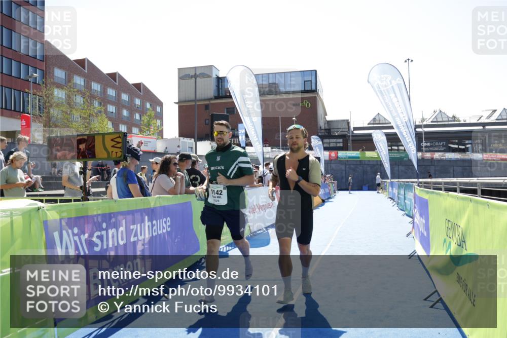 09.08.2026 - GEWOBA Citytriathlon Bremen Yannick Fuchs http://msf.ph/oto/9934101 09.08.2026 14:33:46 Ziel 563 meine-sportfotos.de