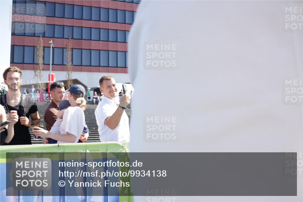 09.08.2026 - GEWOBA Citytriathlon Bremen Yannick Fuchs http://msf.ph/oto/9934138 09.08.2026 14:33:59 Ziel 1134 meine-sportfotos.de