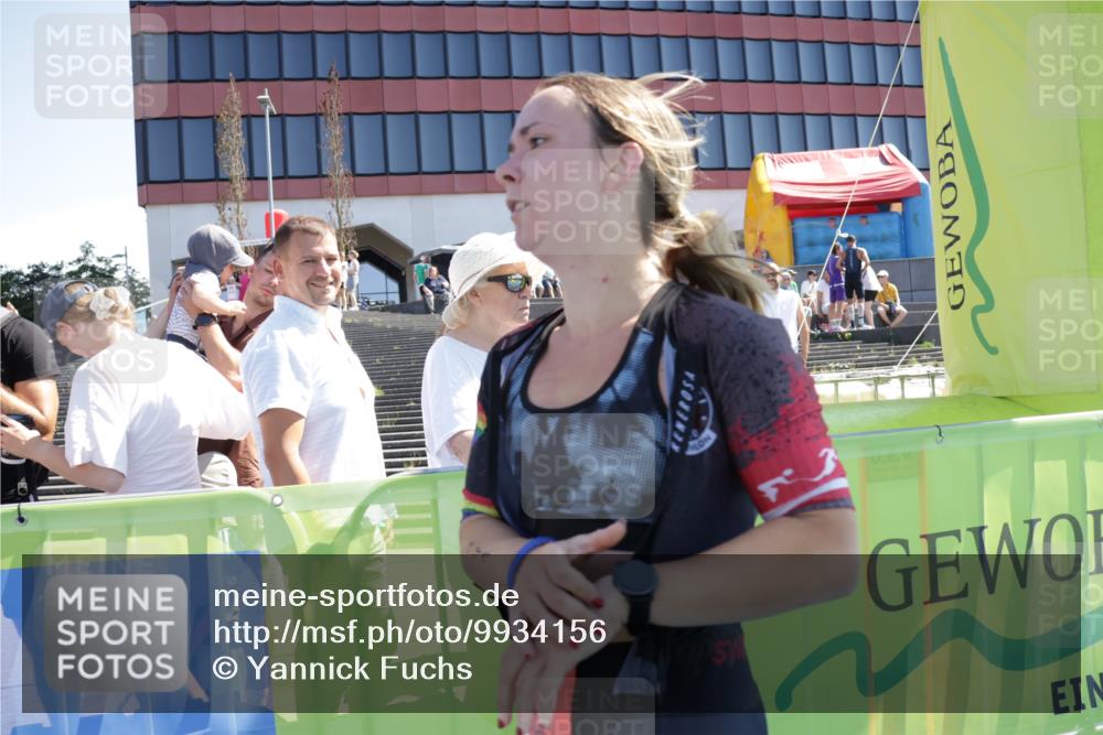 09.08.2026 - GEWOBA Citytriathlon Bremen Yannick Fuchs http://msf.ph/oto/9934156 09.08.2026 14:34:08 Ziel 941 meine-sportfotos.de