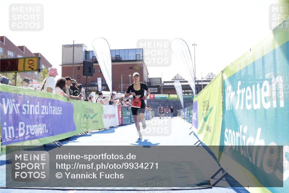 09.08.2026 - GEWOBA Citytriathlon Bremen Yannick Fuchs http://msf.ph/oto/9934271 09.08.2026 14:36:05 Ziel 940 meine-sportfotos.de