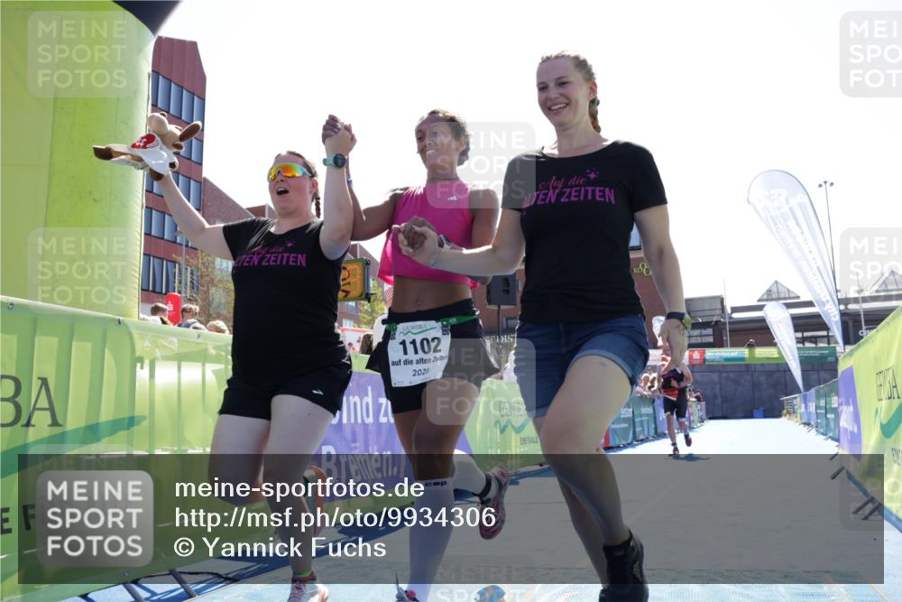 09.08.2026 - GEWOBA Citytriathlon Bremen Yannick Fuchs http://msf.ph/oto/9934306 09.08.2026 14:36:12 Ziel 817, 1102 meine-sportfotos.de