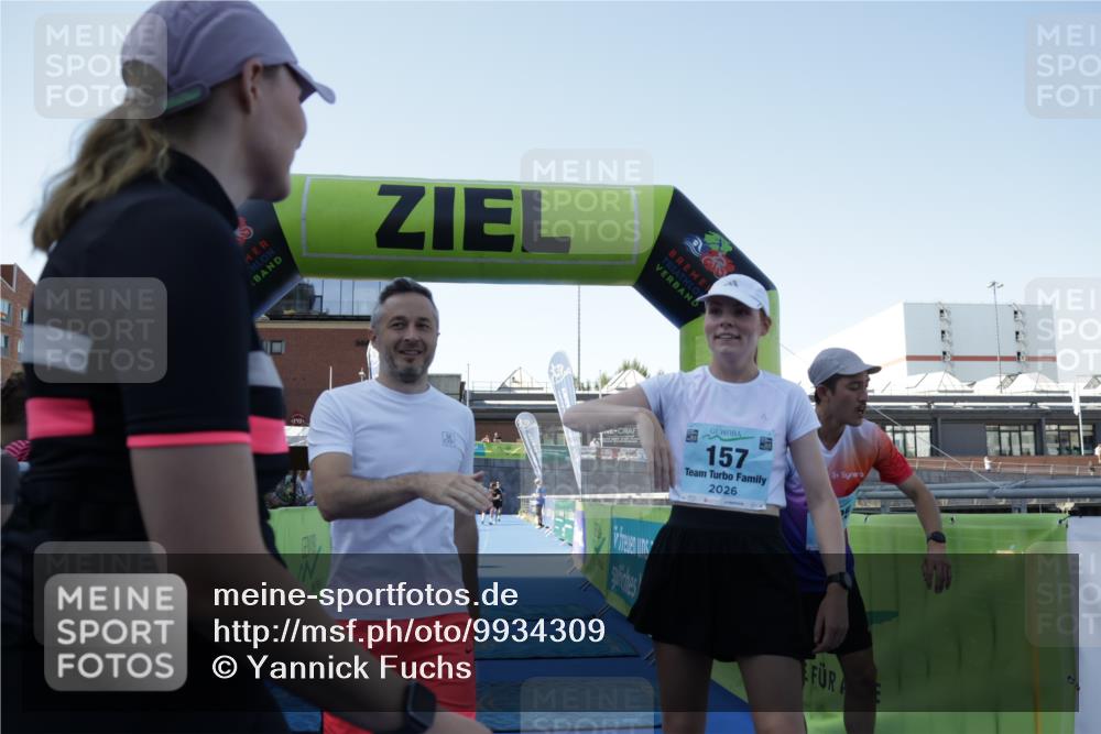 09.08.2026 - GEWOBA Citytriathlon Bremen Yannick Fuchs http://msf.ph/oto/9934309 09.08.2026 11:34:23 Ziel 155 meine-sportfotos.de