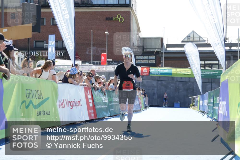 09.08.2026 - GEWOBA Citytriathlon Bremen Yannick Fuchs http://msf.ph/oto/9934355 09.08.2026 14:36:57 Ziel 966, 985 meine-sportfotos.de
