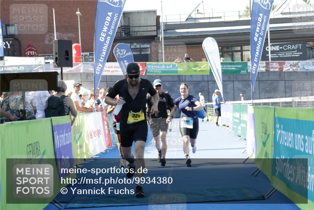 09.08.2026 - GEWOBA Citytriathlon Bremen Yannick Fuchs http://msf.ph/oto/9934380 09.08.2026 11:35:04 Ziel 195, 324 meine-sportfotos.de
