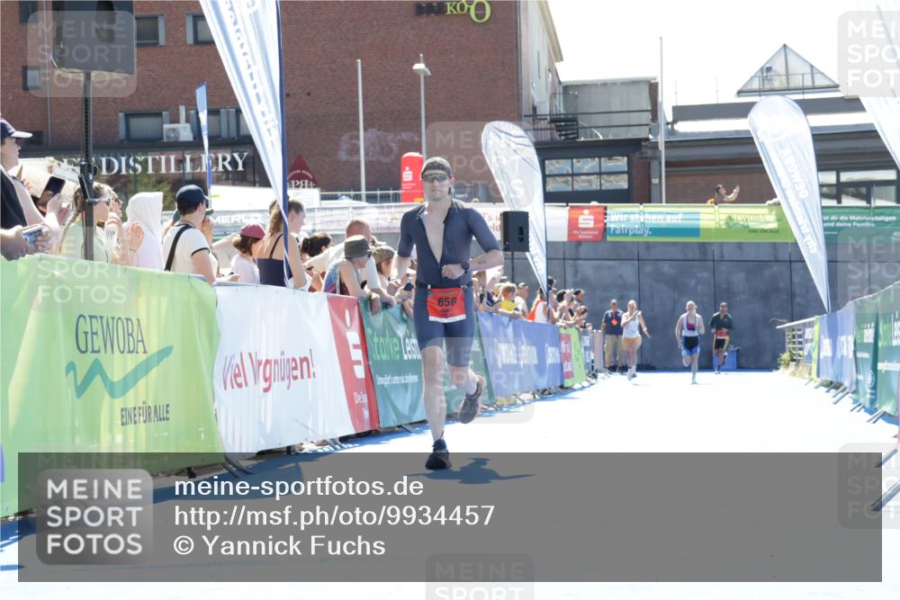 09.08.2026 - GEWOBA Citytriathlon Bremen Yannick Fuchs http://msf.ph/oto/9934457 09.08.2026 14:38:16 Ziel 656 meine-sportfotos.de