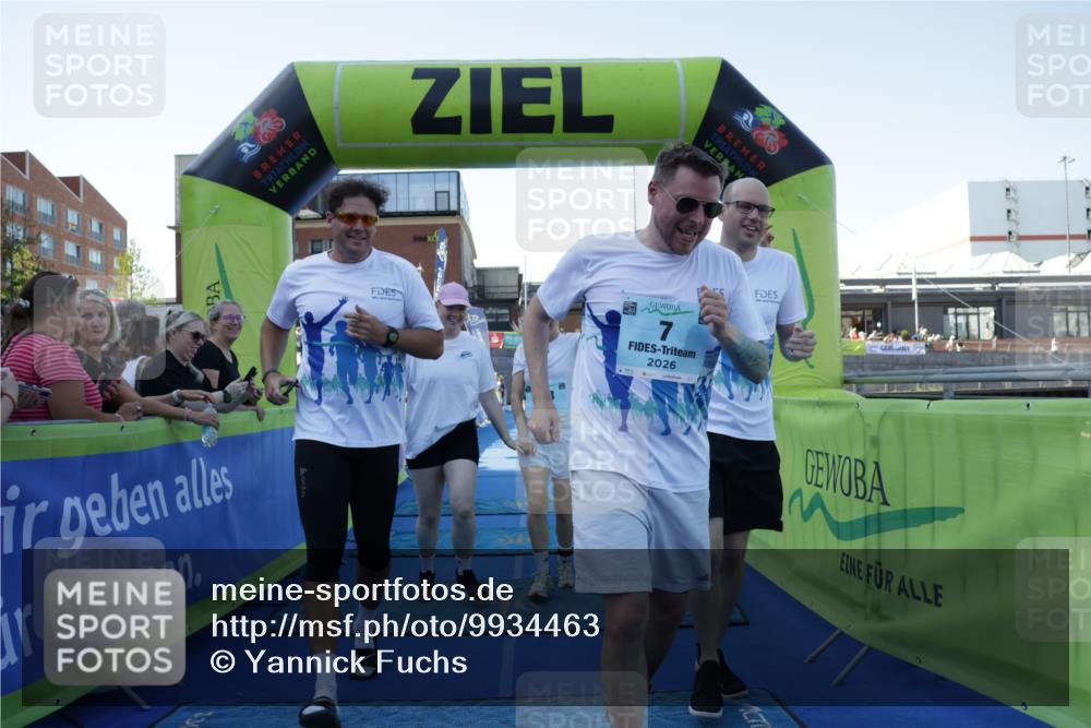 09.08.2026 - GEWOBA Citytriathlon Bremen Yannick Fuchs http://msf.ph/oto/9934463 09.08.2026 11:35:23 Ziel 3, 7, 183 meine-sportfotos.de