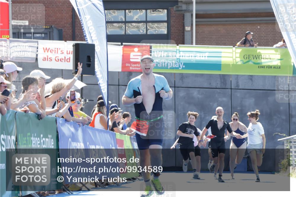 09.08.2026 - GEWOBA Citytriathlon Bremen Yannick Fuchs http://msf.ph/oto/9934589 09.08.2026 14:39:32 Ziel 672 meine-sportfotos.de