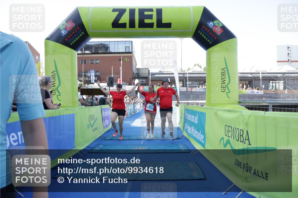 09.08.2026 - GEWOBA Citytriathlon Bremen Yannick Fuchs http://msf.ph/oto/9934618 09.08.2026 11:36:20 Ziel 41 meine-sportfotos.de