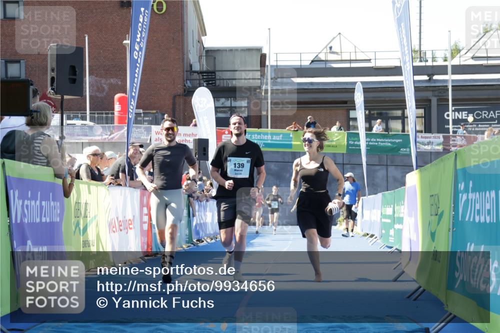 09.08.2026 - GEWOBA Citytriathlon Bremen Yannick Fuchs http://msf.ph/oto/9934656 09.08.2026 11:36:30 Ziel 139 meine-sportfotos.de