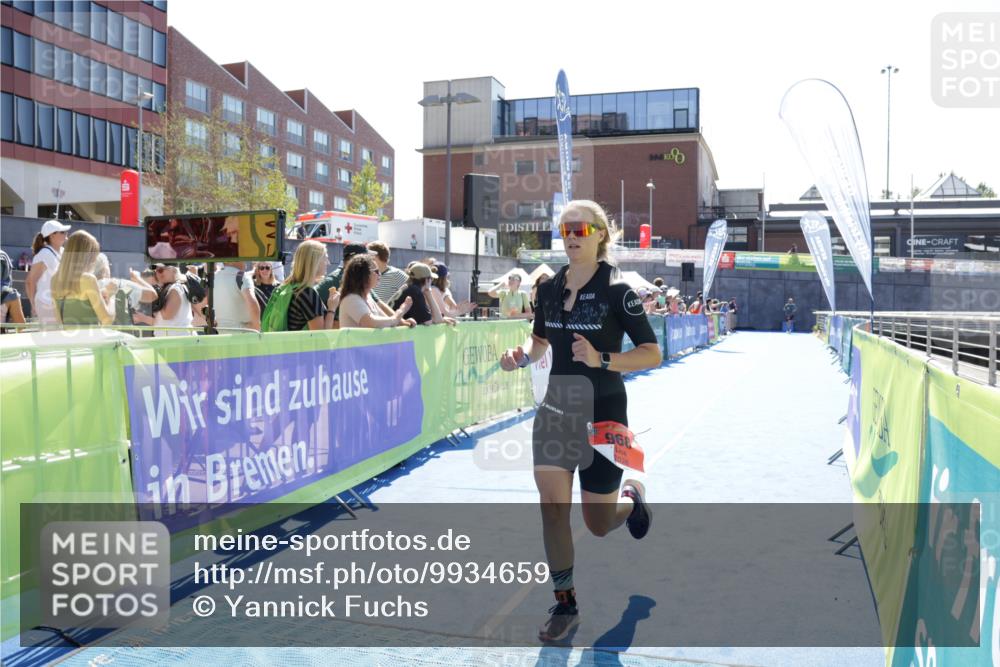 09.08.2026 - GEWOBA Citytriathlon Bremen Yannick Fuchs http://msf.ph/oto/9934659 09.08.2026 14:40:09 Ziel 968 meine-sportfotos.de