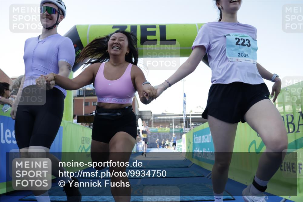 09.08.2026 - GEWOBA Citytriathlon Bremen Yannick Fuchs http://msf.ph/oto/9934750 09.08.2026 11:36:49 Ziel 223, 313 meine-sportfotos.de