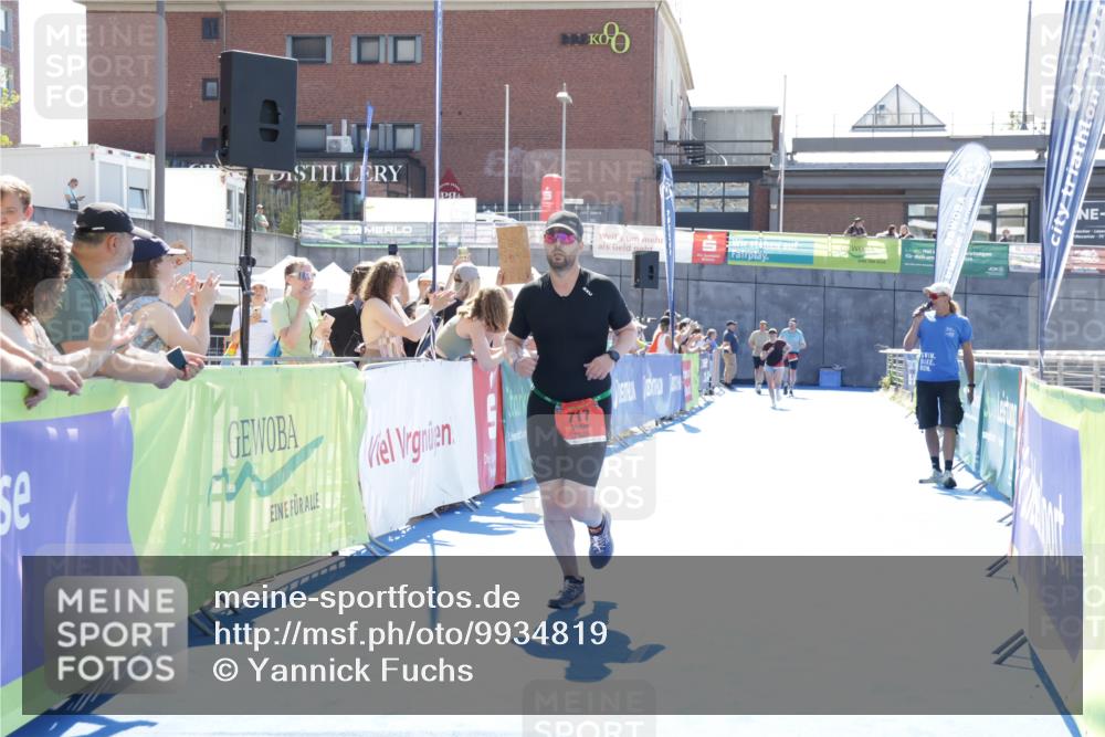 09.08.2026 - GEWOBA Citytriathlon Bremen Yannick Fuchs http://msf.ph/oto/9934819 09.08.2026 14:41:57 Ziel 717 meine-sportfotos.de