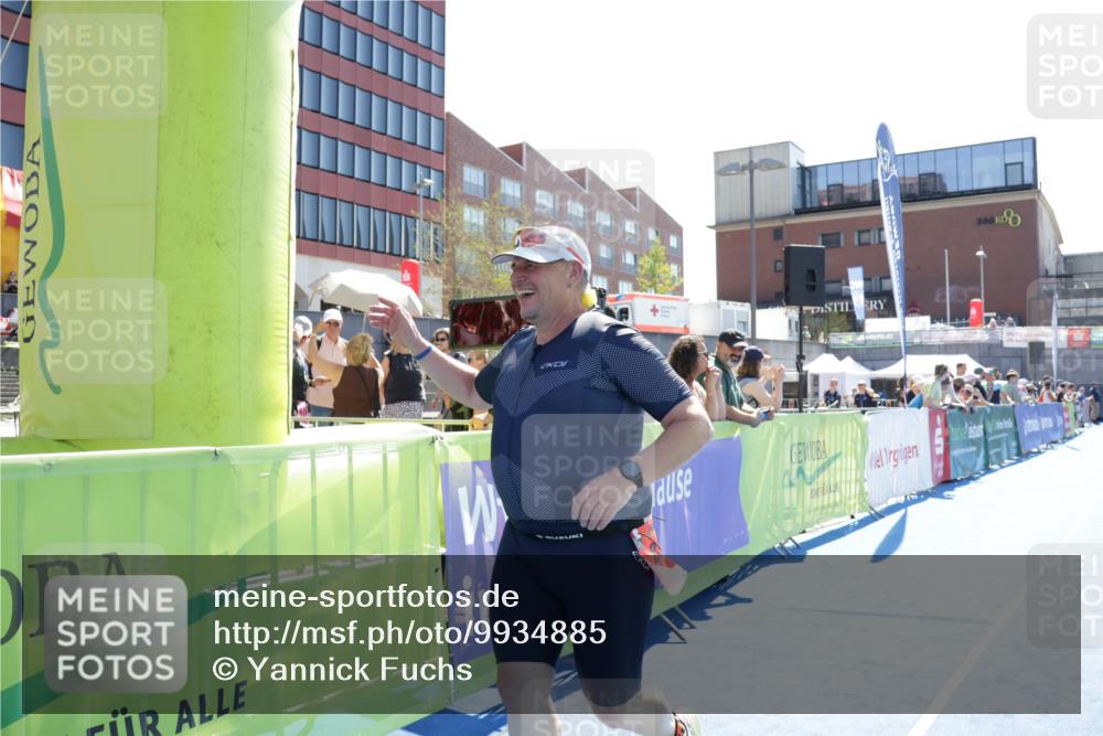 09.08.2026 - GEWOBA Citytriathlon Bremen Yannick Fuchs http://msf.ph/oto/9934885 09.08.2026 14:43:02 Ziel 673, 838 meine-sportfotos.de