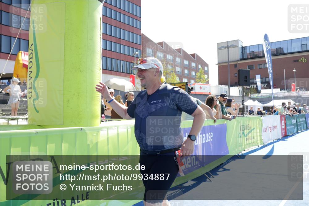 09.08.2026 - GEWOBA Citytriathlon Bremen Yannick Fuchs http://msf.ph/oto/9934887 09.08.2026 14:43:02 Ziel 673, 838 meine-sportfotos.de