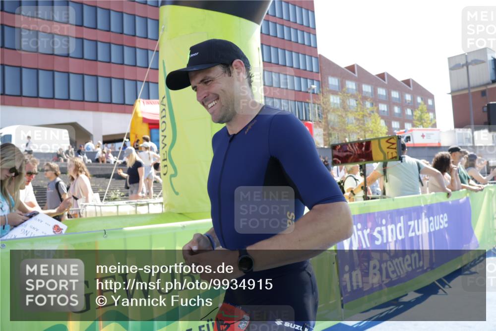 09.08.2026 - GEWOBA Citytriathlon Bremen Yannick Fuchs http://msf.ph/oto/9934915 09.08.2026 14:43:08 Ziel 625, 673 meine-sportfotos.de