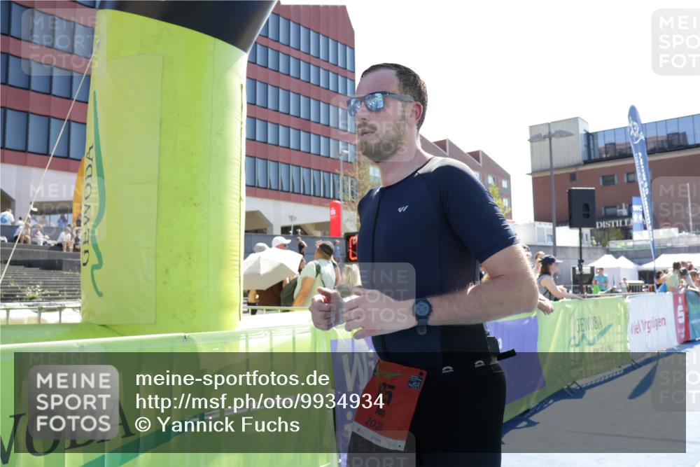09.08.2026 - GEWOBA Citytriathlon Bremen Yannick Fuchs http://msf.ph/oto/9934934 09.08.2026 14:43:13 Ziel 625 meine-sportfotos.de