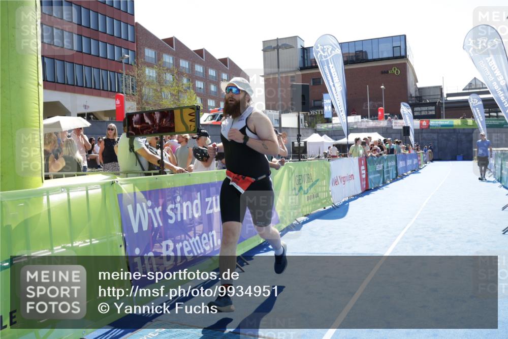 09.08.2026 - GEWOBA Citytriathlon Bremen Yannick Fuchs http://msf.ph/oto/9934951 09.08.2026 14:43:47 Ziel 574 meine-sportfotos.de