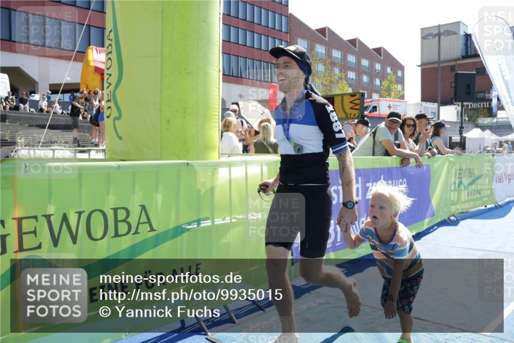 09.08.2026 - GEWOBA Citytriathlon Bremen Yannick Fuchs http://msf.ph/oto/9935015 09.08.2026 14:45:01 Ziel 1149 meine-sportfotos.de