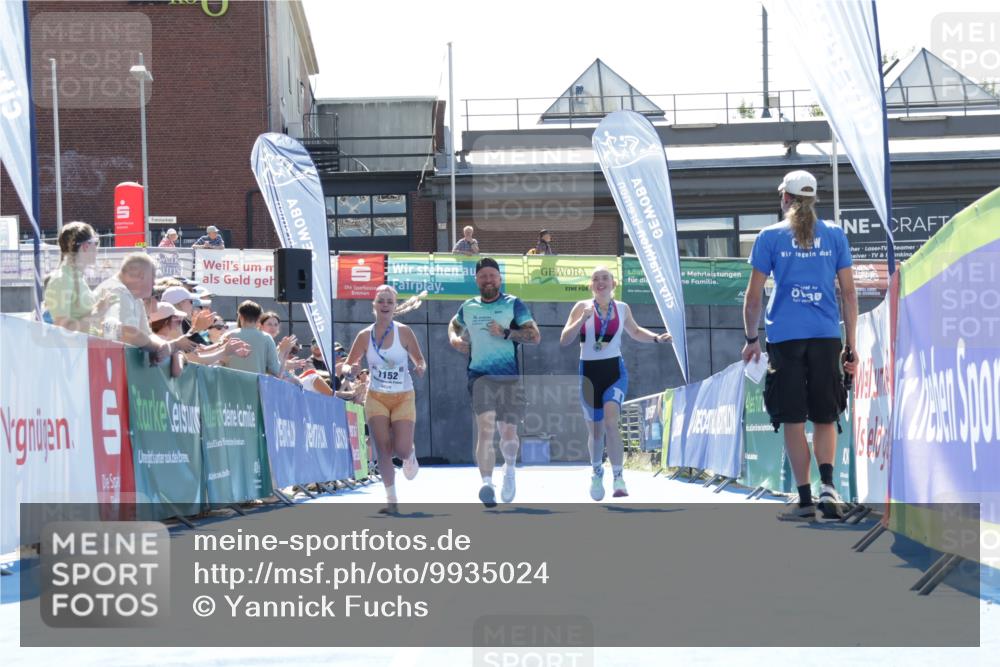 09.08.2026 - GEWOBA Citytriathlon Bremen Yannick Fuchs http://msf.ph/oto/9935024 09.08.2026 14:45:23 Ziel  meine-sportfotos.de