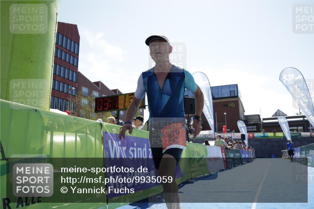 09.08.2026 - GEWOBA Citytriathlon Bremen Yannick Fuchs http://msf.ph/oto/9935059 09.08.2026 14:45:56 Ziel 870 meine-sportfotos.de