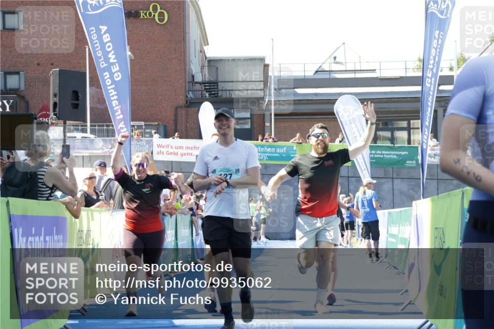 09.08.2026 - GEWOBA Citytriathlon Bremen Yannick Fuchs http://msf.ph/oto/9935062 09.08.2026 11:38:10 Ziel 75, 127, 243, 426 meine-sportfotos.de