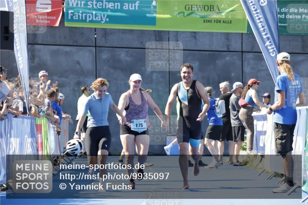 09.08.2026 - GEWOBA Citytriathlon Bremen Yannick Fuchs http://msf.ph/oto/9935097 09.08.2026 11:38:17 Ziel 175 meine-sportfotos.de