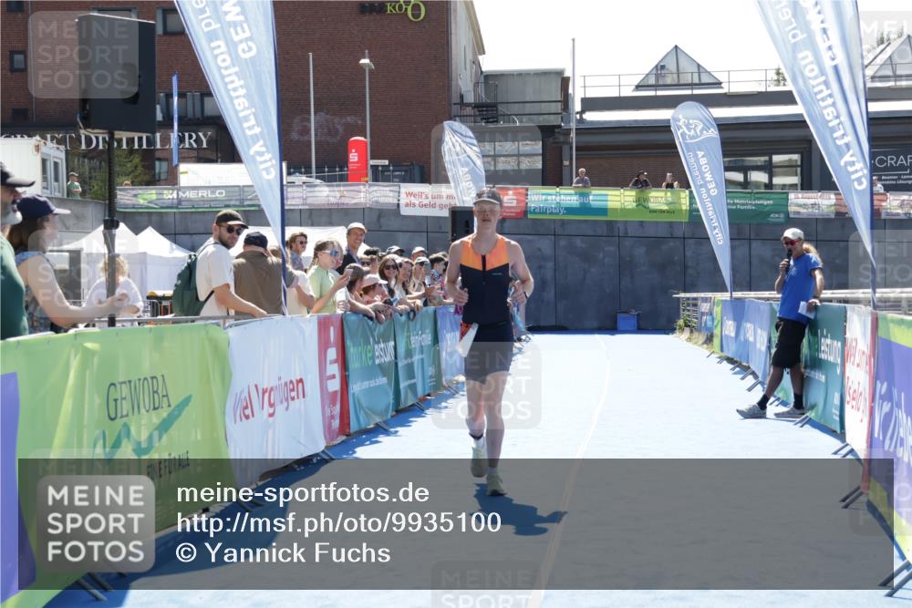 09.08.2026 - GEWOBA Citytriathlon Bremen Yannick Fuchs http://msf.ph/oto/9935100 09.08.2026 14:46:47 Ziel 605 meine-sportfotos.de