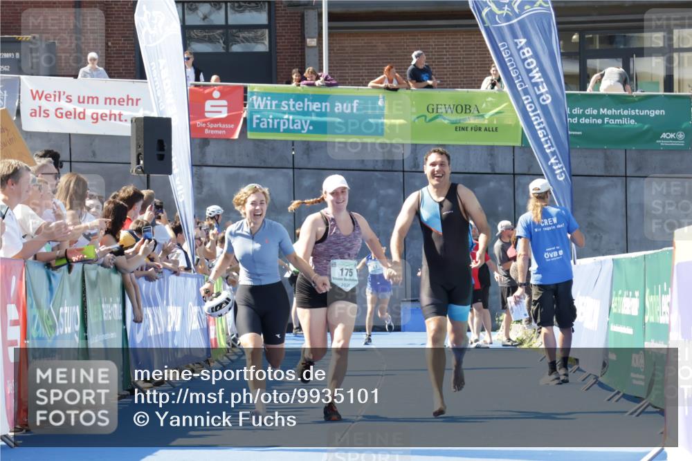 09.08.2026 - GEWOBA Citytriathlon Bremen Yannick Fuchs http://msf.ph/oto/9935101 09.08.2026 11:38:19 Ziel 175 meine-sportfotos.de