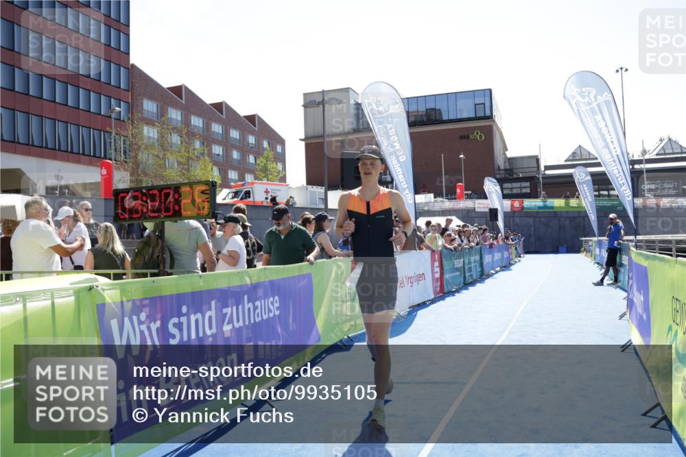 09.08.2026 - GEWOBA Citytriathlon Bremen Yannick Fuchs http://msf.ph/oto/9935105 09.08.2026 14:46:49 Ziel 605 meine-sportfotos.de