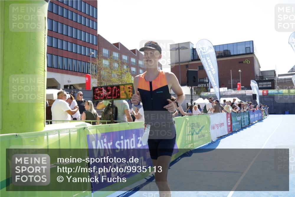 09.08.2026 - GEWOBA Citytriathlon Bremen Yannick Fuchs http://msf.ph/oto/9935113 09.08.2026 14:46:50 Ziel 605 meine-sportfotos.de