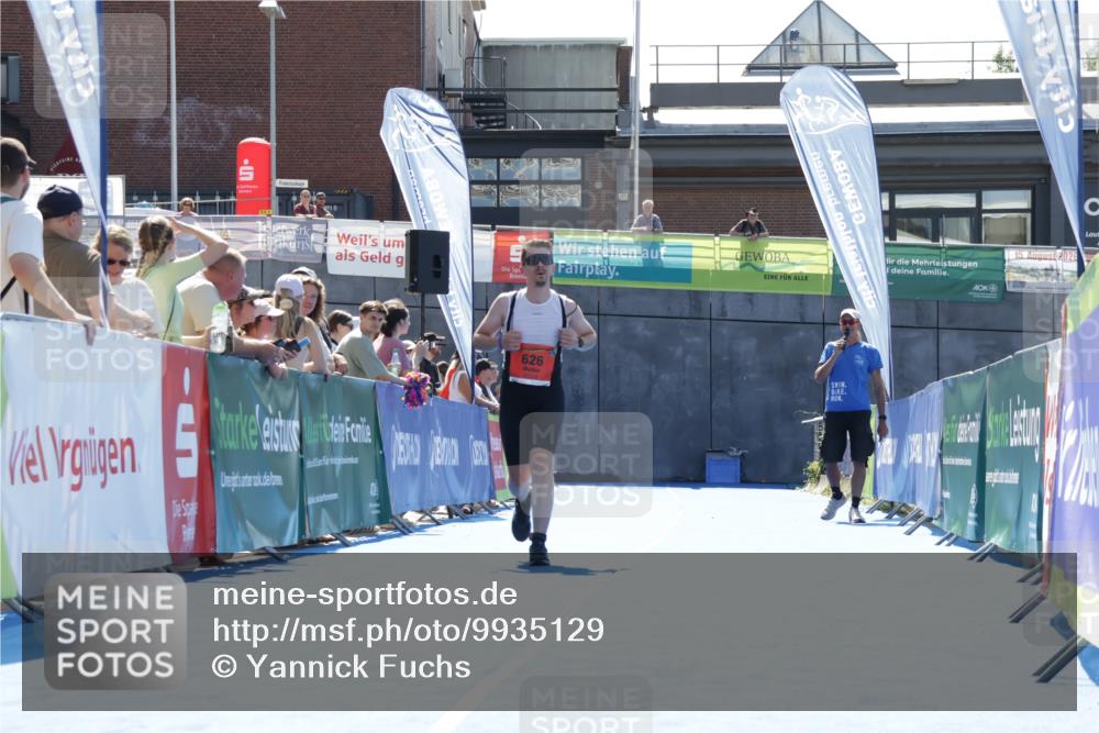 09.08.2026 - GEWOBA Citytriathlon Bremen Yannick Fuchs http://msf.ph/oto/9935129 09.08.2026 14:47:05 Ziel 626 meine-sportfotos.de