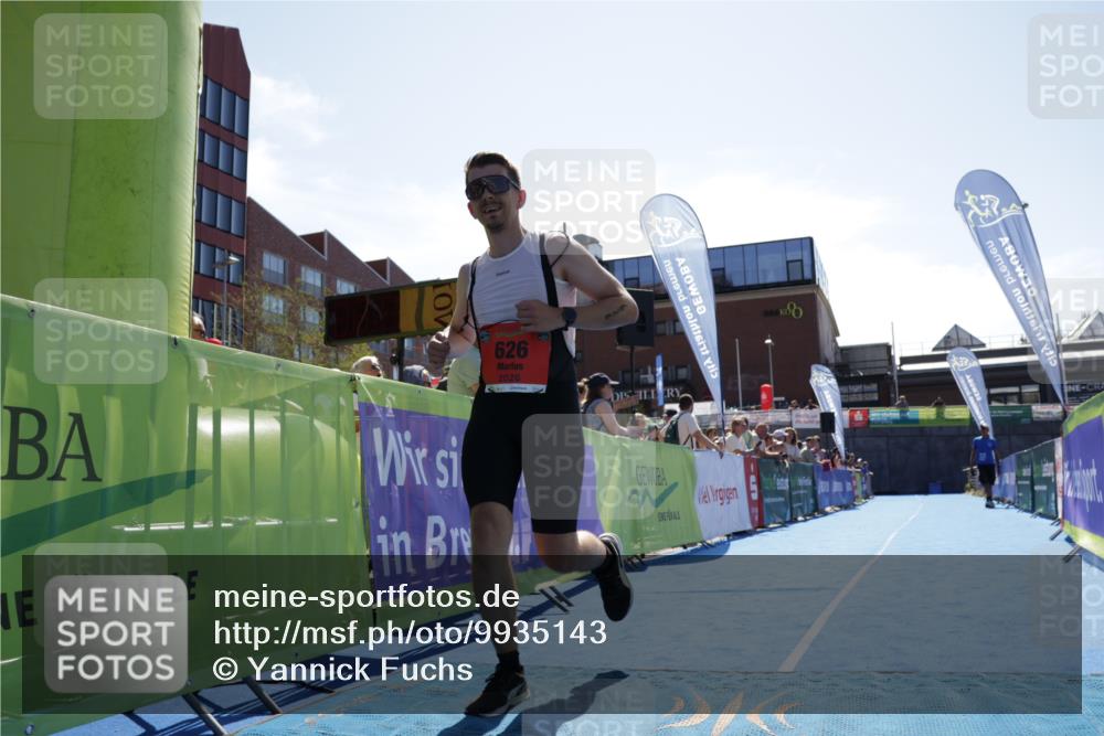 09.08.2026 - GEWOBA Citytriathlon Bremen Yannick Fuchs http://msf.ph/oto/9935143 09.08.2026 14:47:10 Ziel 626 meine-sportfotos.de