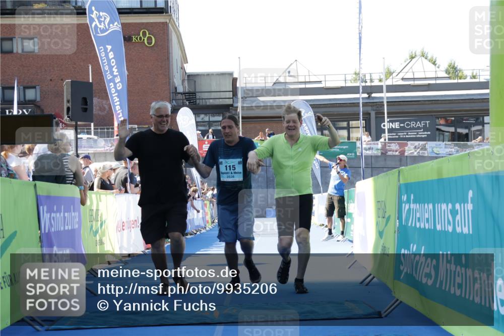 09.08.2026 - GEWOBA Citytriathlon Bremen Yannick Fuchs http://msf.ph/oto/9935206 09.08.2026 11:38:36 Ziel 115, 476 meine-sportfotos.de