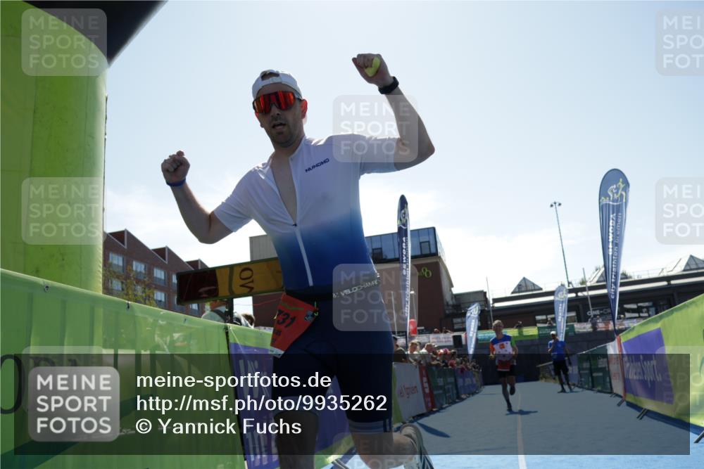 09.08.2026 - GEWOBA Citytriathlon Bremen Yannick Fuchs http://msf.ph/oto/9935262 09.08.2026 14:49:03 Ziel 731, 830 meine-sportfotos.de