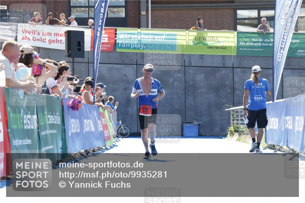 09.08.2026 - GEWOBA Citytriathlon Bremen Yannick Fuchs http://msf.ph/oto/9935281 09.08.2026 14:49:15 Ziel  meine-sportfotos.de