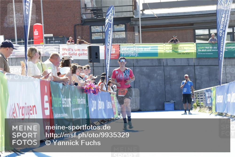 09.08.2026 - GEWOBA Citytriathlon Bremen Yannick Fuchs http://msf.ph/oto/9935329 09.08.2026 14:49:34 Ziel 969 meine-sportfotos.de