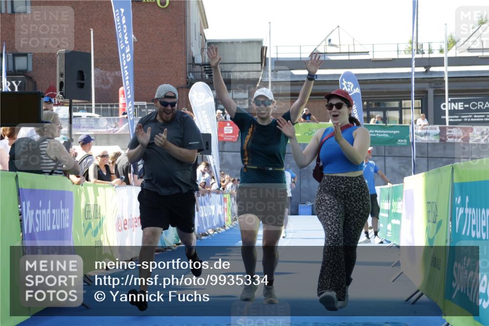 09.08.2026 - GEWOBA Citytriathlon Bremen Yannick Fuchs http://msf.ph/oto/9935334 09.08.2026 11:39:02 Ziel 143 meine-sportfotos.de