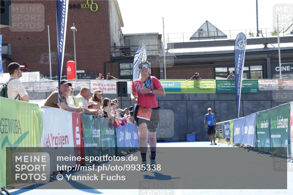 09.08.2026 - GEWOBA Citytriathlon Bremen Yannick Fuchs http://msf.ph/oto/9935338 09.08.2026 14:49:35 Ziel 969 meine-sportfotos.de