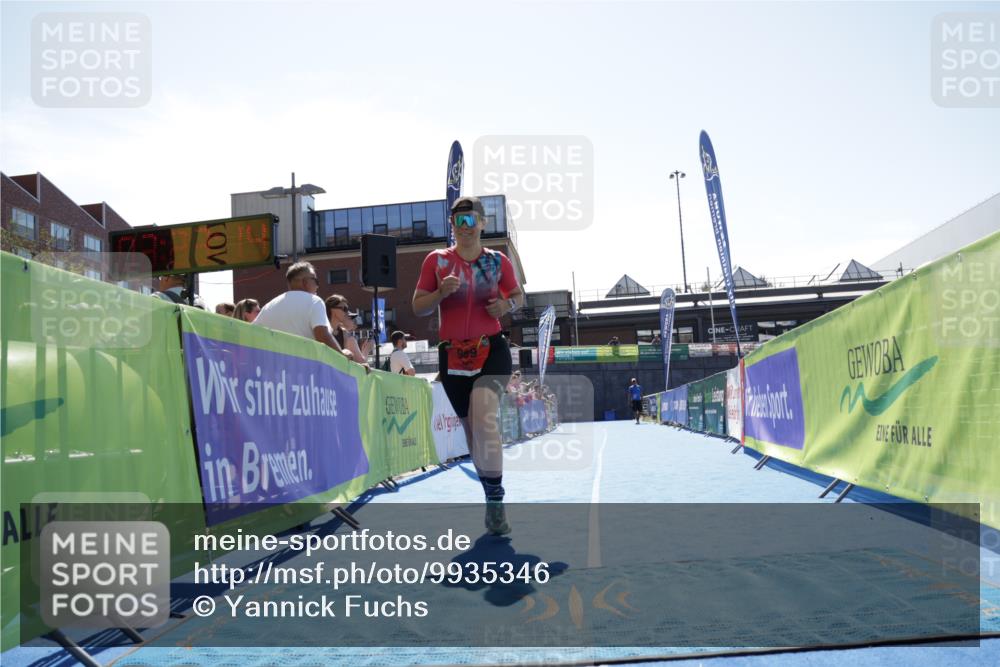 09.08.2026 - GEWOBA Citytriathlon Bremen Yannick Fuchs http://msf.ph/oto/9935346 09.08.2026 14:49:37 Ziel 969 meine-sportfotos.de