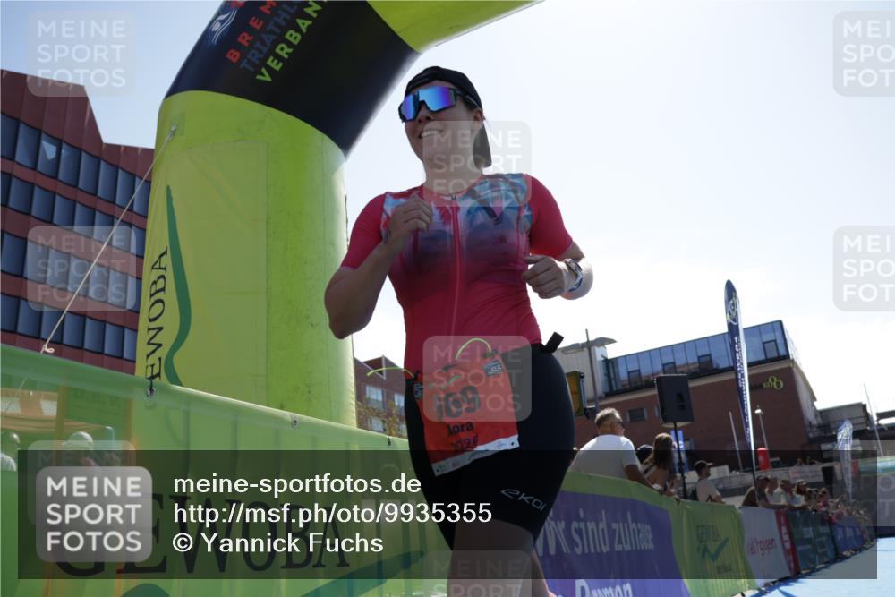 09.08.2026 - GEWOBA Citytriathlon Bremen Yannick Fuchs http://msf.ph/oto/9935355 09.08.2026 14:49:38 Ziel 969 meine-sportfotos.de