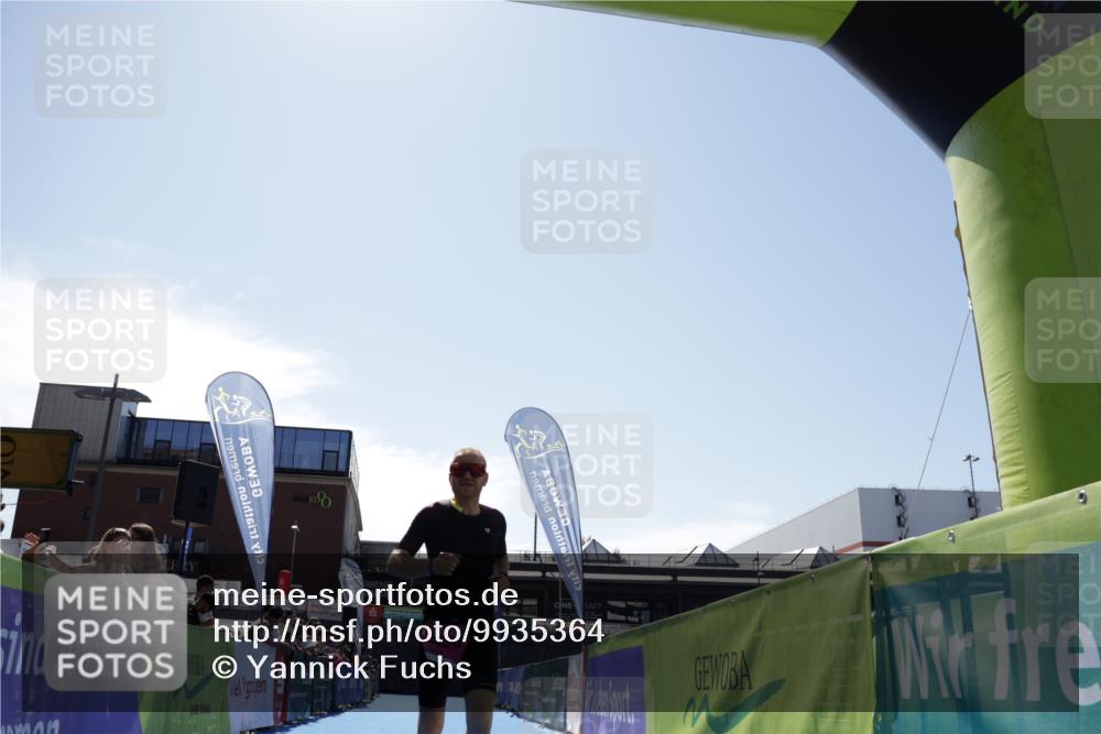09.08.2026 - GEWOBA Citytriathlon Bremen Yannick Fuchs http://msf.ph/oto/9935364 09.08.2026 14:50:22 Ziel 1005 meine-sportfotos.de