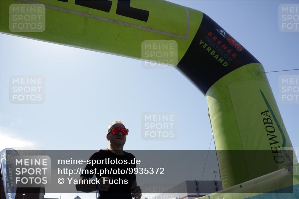 09.08.2026 - GEWOBA Citytriathlon Bremen Yannick Fuchs http://msf.ph/oto/9935372 09.08.2026 14:50:23 Ziel 1005 meine-sportfotos.de