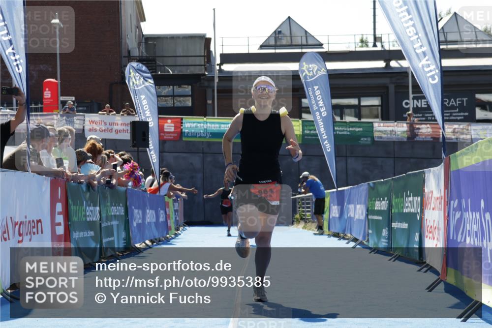 09.08.2026 - GEWOBA Citytriathlon Bremen Yannick Fuchs http://msf.ph/oto/9935385 09.08.2026 14:50:38 Ziel 899, 964 meine-sportfotos.de