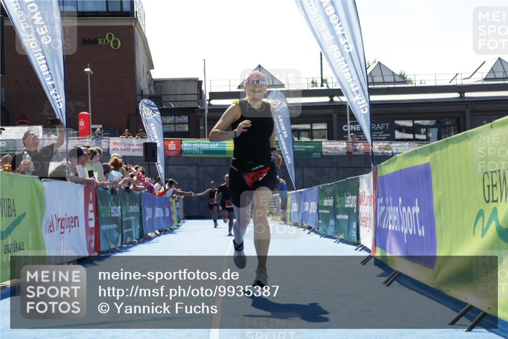 09.08.2026 - GEWOBA Citytriathlon Bremen Yannick Fuchs http://msf.ph/oto/9935387 09.08.2026 14:50:38 Ziel 899, 964 meine-sportfotos.de