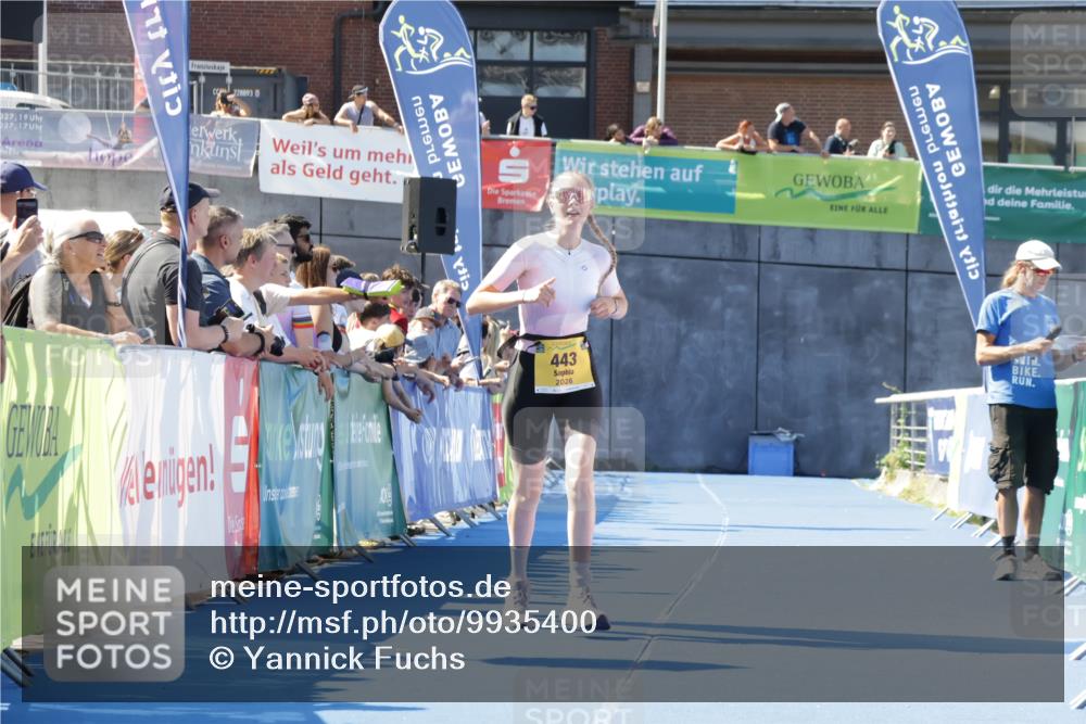 09.08.2026 - GEWOBA Citytriathlon Bremen Yannick Fuchs http://msf.ph/oto/9935400 09.08.2026 11:39:18 Ziel 443 meine-sportfotos.de