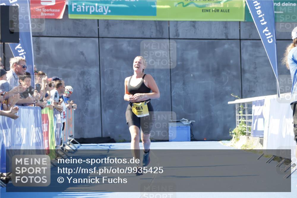 09.08.2026 - GEWOBA Citytriathlon Bremen Yannick Fuchs http://msf.ph/oto/9935425 09.08.2026 11:39:25 Ziel 461 meine-sportfotos.de